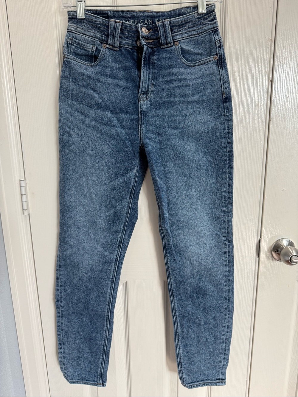 American Eagle Outfitters Medium Wash Stretch Mom Jeans